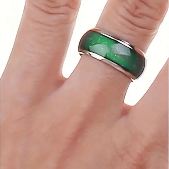 Mood ring. For the person that has everything! - Picture 1 of 4